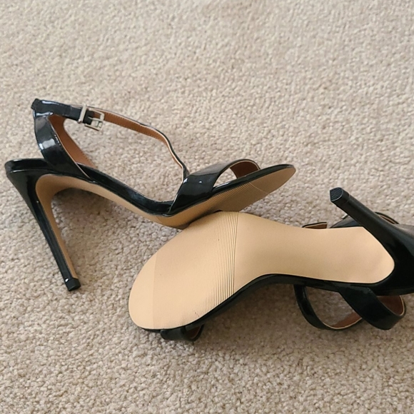 Sandals - Picture 2 of 3